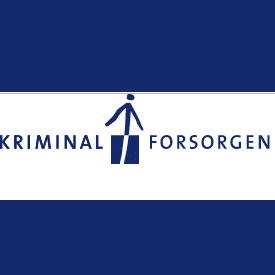 Kriminalforsorgens logo på fotograf i Aarhus, Kirsten Adlers hjemmeside