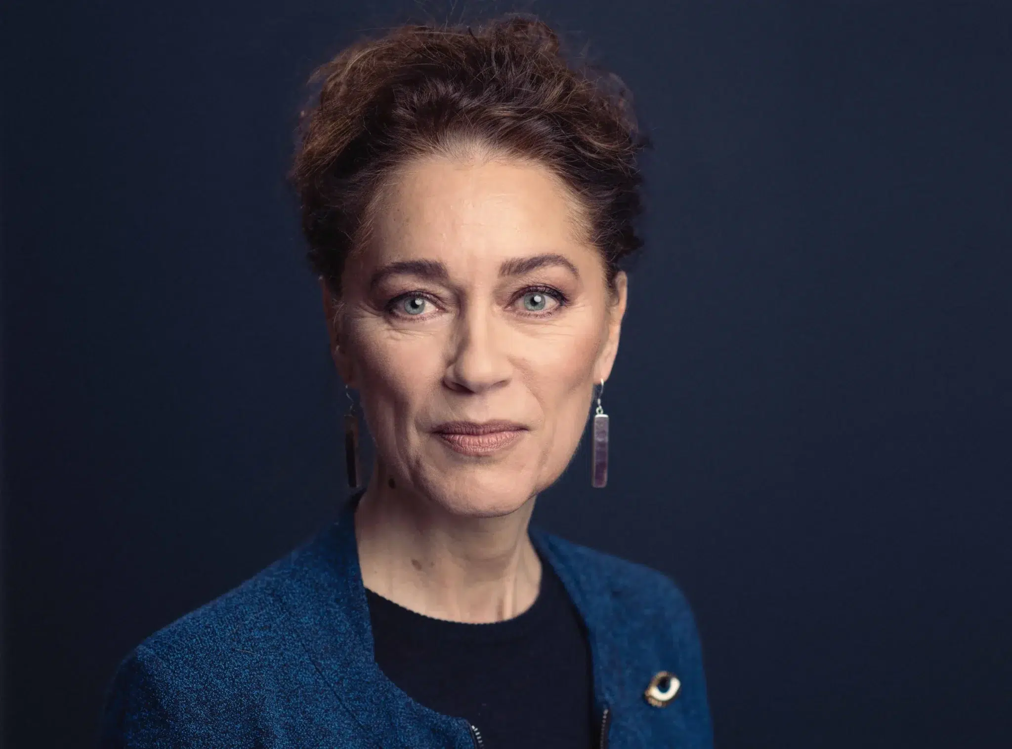 Portrætter af forfatter, forsker og foredragsholder, Ann E. Knudsen