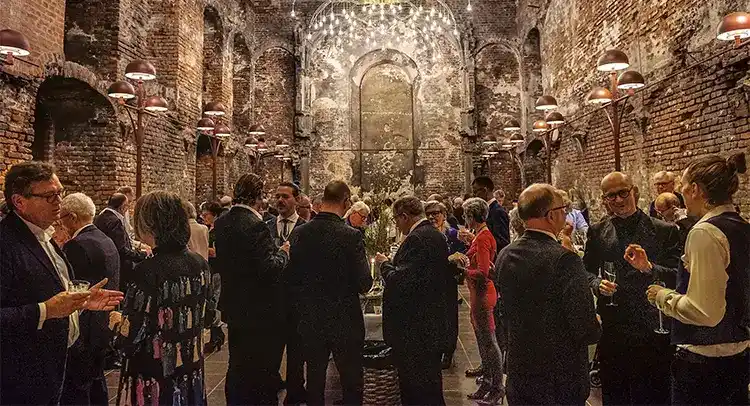 Stemningbillede fra Kirkesalen, Kolidnghus, skudt af Fotograf Kirsten Adler, Århus