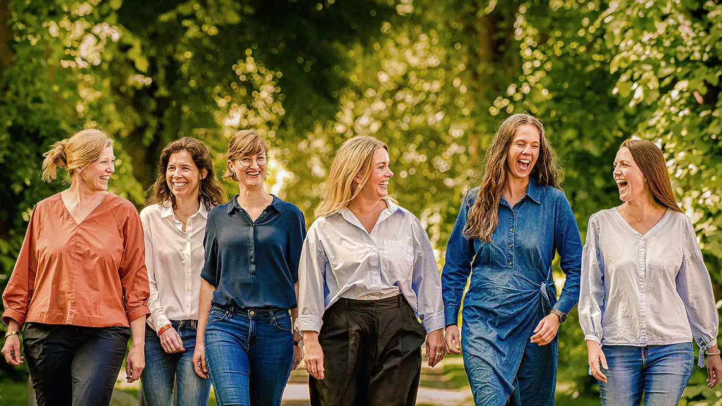 Gruppe og stemningsbillede til hjemmeside lavet af Kirsten Adler, fotograf Århus Gruppe og stemningsbillede til hjemmeside lavet af Kirsten Adler, fotograf Århus