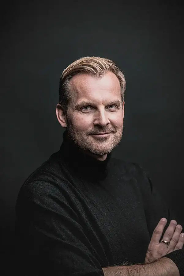 Erhvervsportræt af Peter Høgsberg taget af fotograf Kirsten Adler i Århus